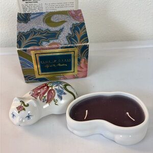 Elizabeth Arden Blue Grass fragrance candle floral cat Japanese Ceramic White